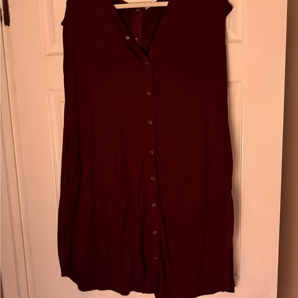Hospital gown with snaps